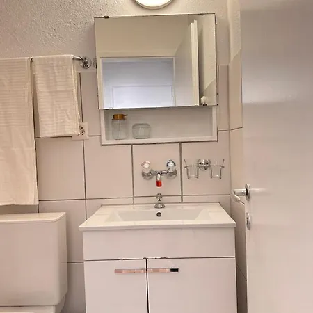 Cozy One-bedroom In Hongg Apartment